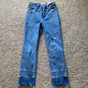 NWOT A&F Ultra High Rise Ankle Straight Jeans Size 0/25R